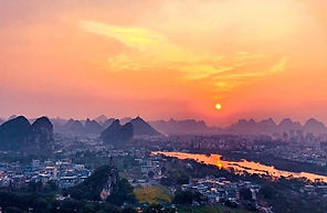 Le coucher du soleil à la colline chuanshan